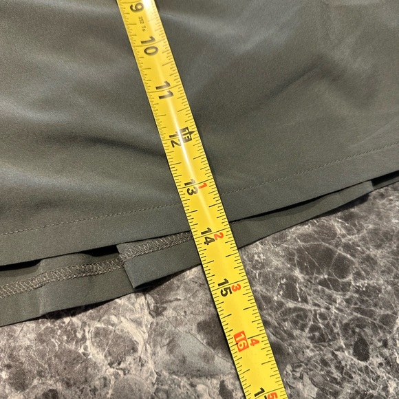 Athleta gray slightly flared skort with built in shorts… Hidden back pocket.. XL - Picture 11 of 14